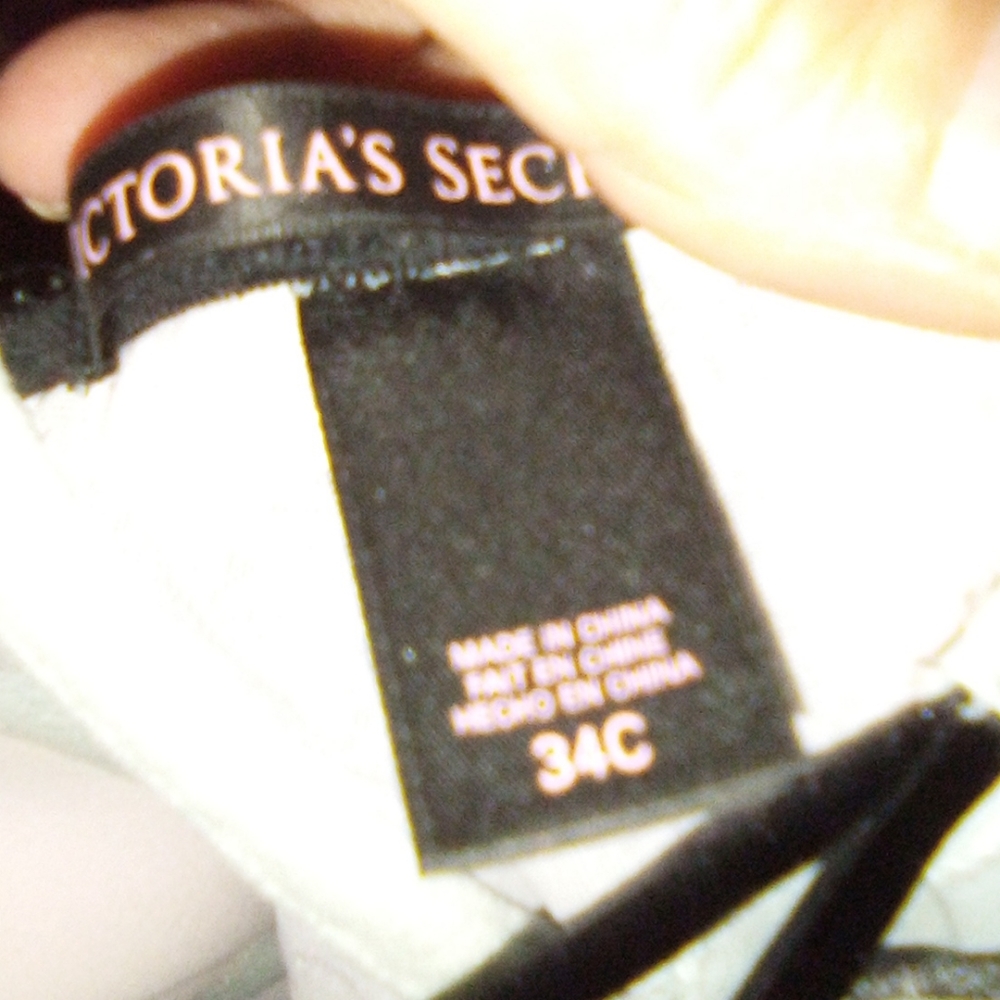 Victoria's Secret Lingere - Picture 4 of 4